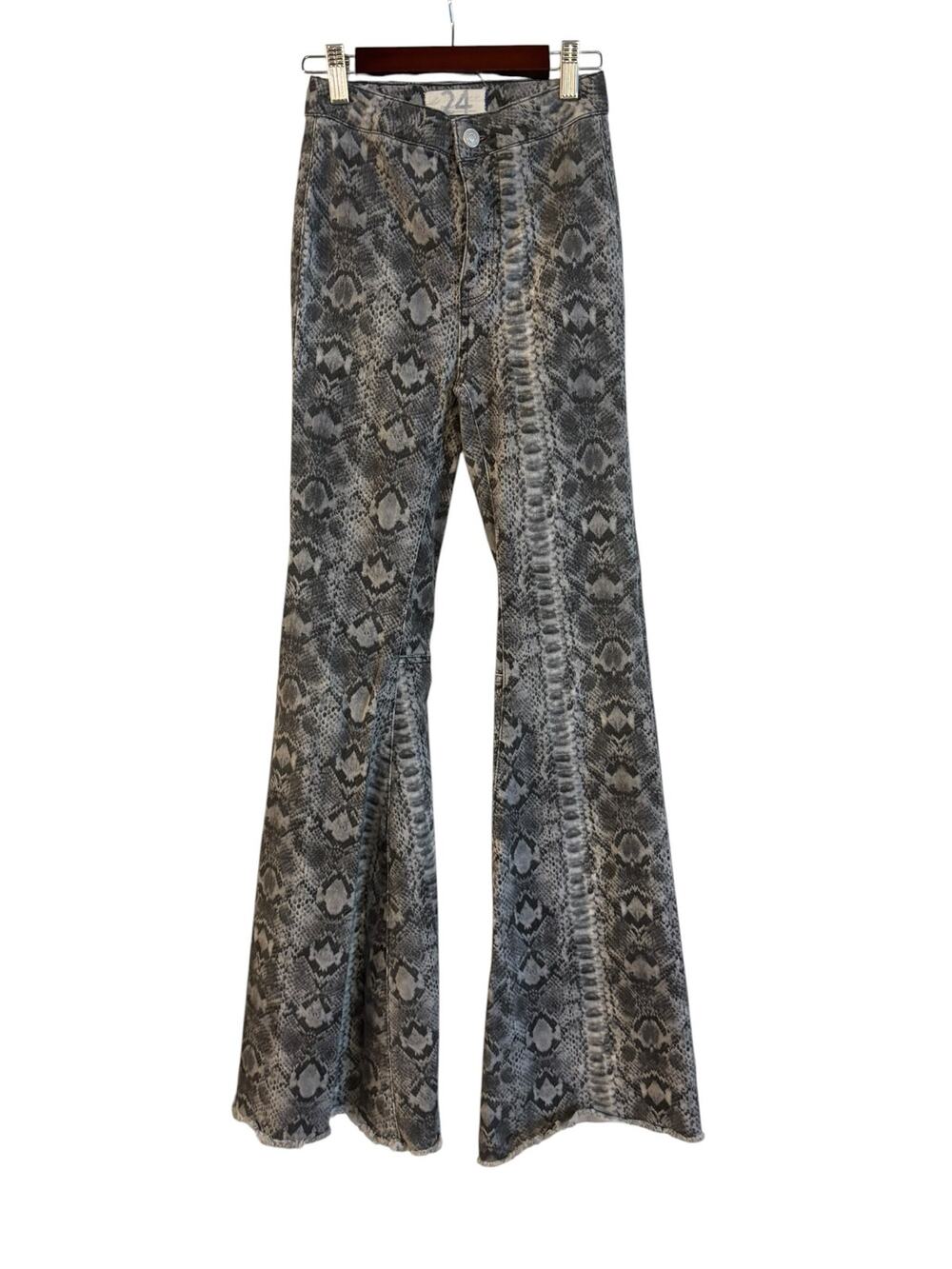 Free People Just Float On Flare Jeans Womens 24 Grey Snake Print Boho 70’s